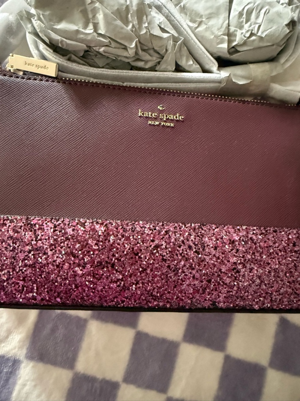 Kate Spade Cherrywood Crossbody with mixed pink/silver Glitter Accents 🍒 💖 - Picture 2 of 7